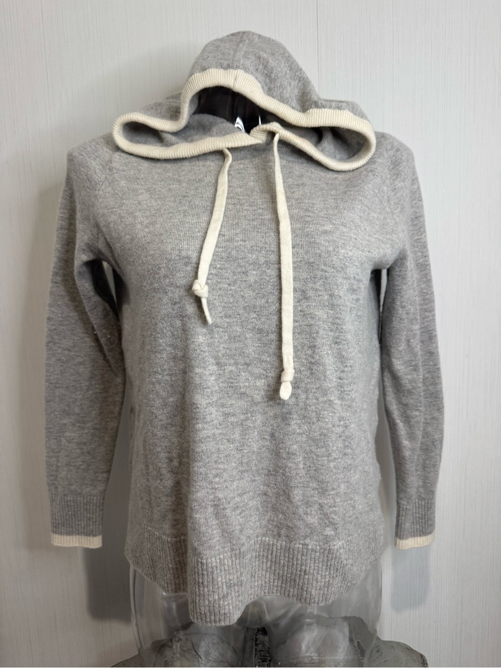 SUMMERSALT Wool and Cashmere Sweater. Small. Grey/Ivory.
